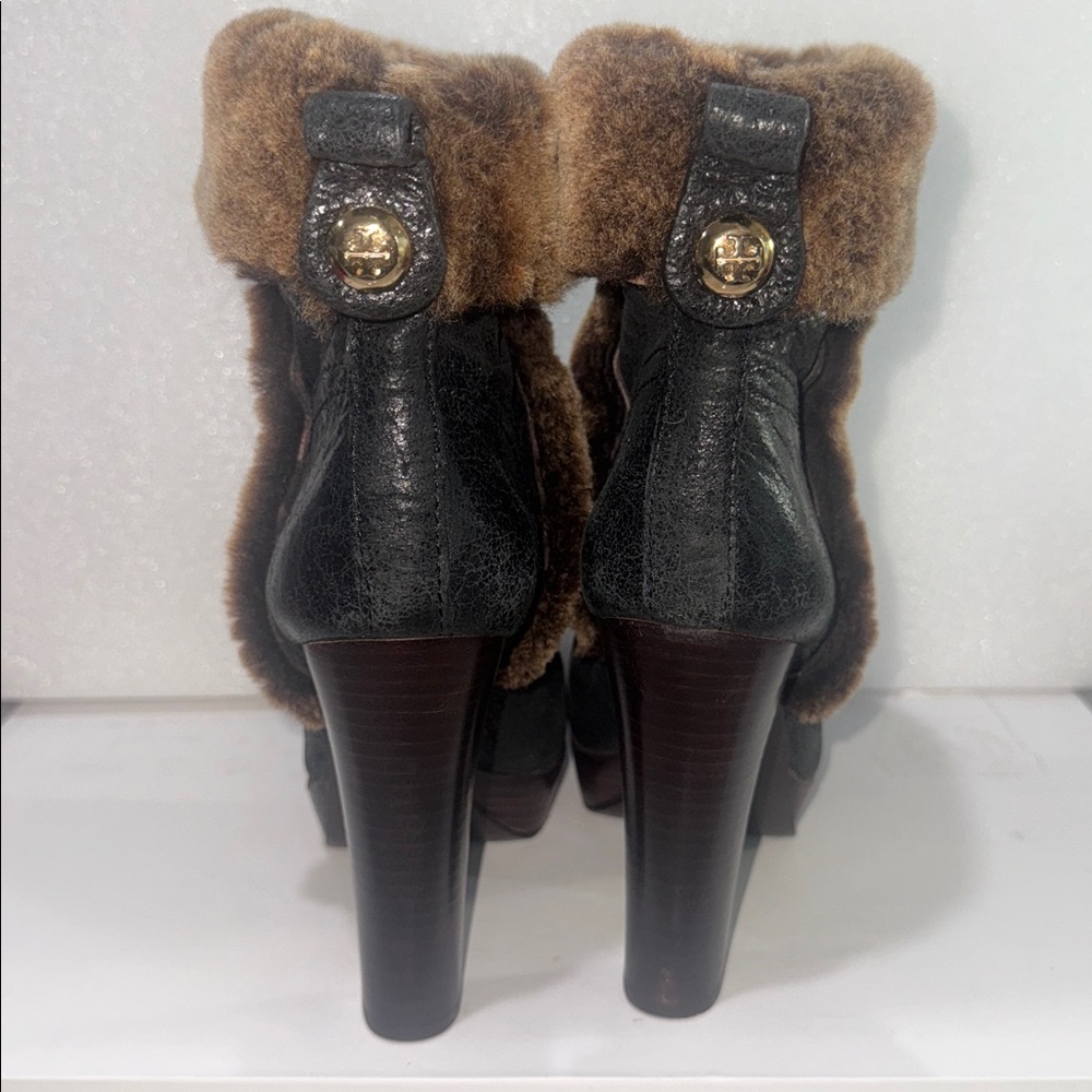Beautiful Tory Burch Black and Brown Fur-Trimmed Heeled Boots size 7 - Picture 2 of 11